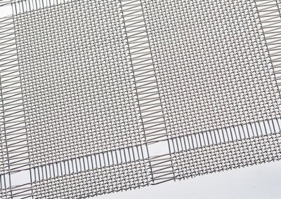 MeshArt Springfield - Square architectural mesh made of stainless steel, with field look.