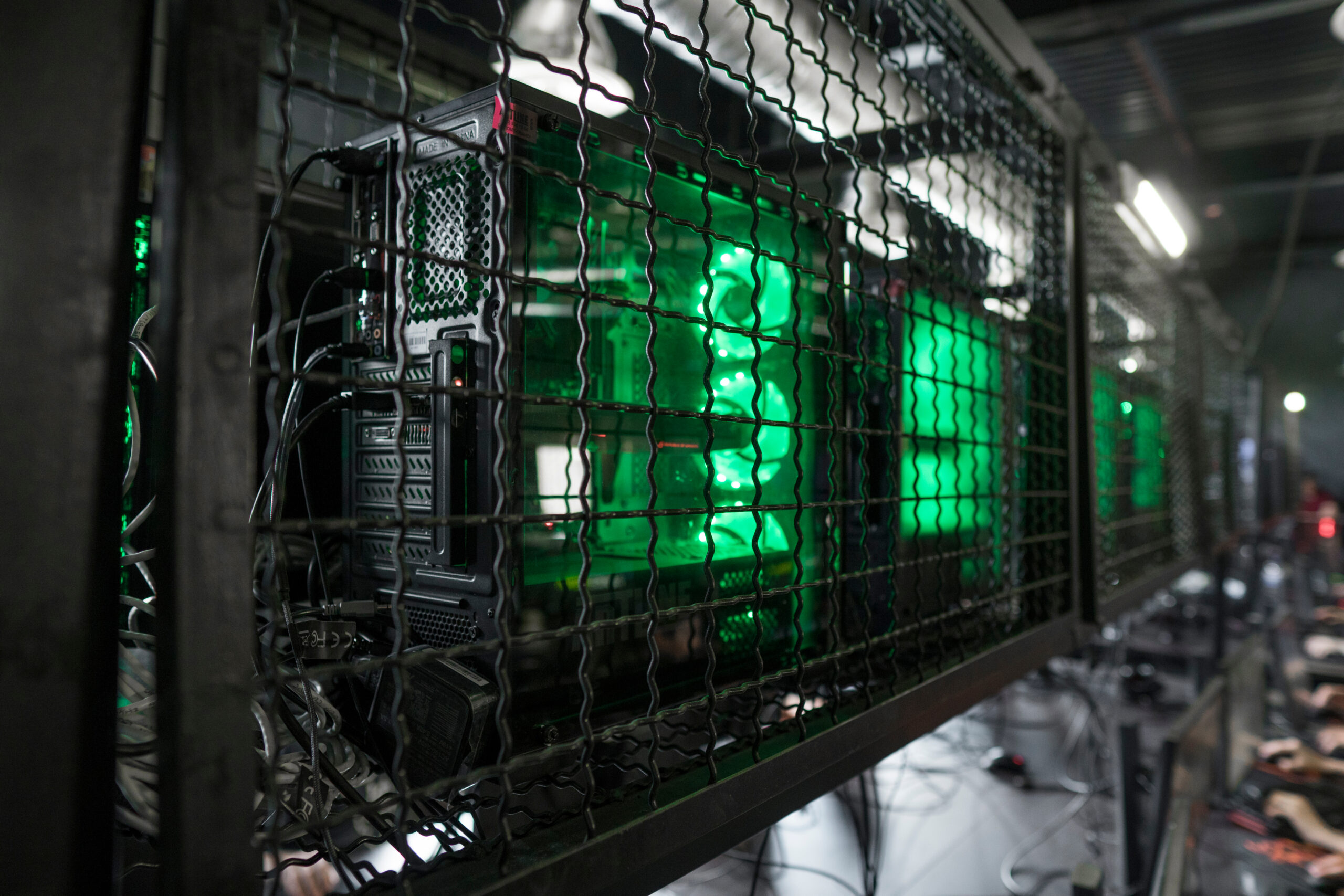 Engineered Woven Wire Mesh Solutions for AI Data Centers Engineered Woven Wire Mesh Solutions for AI Data Centers